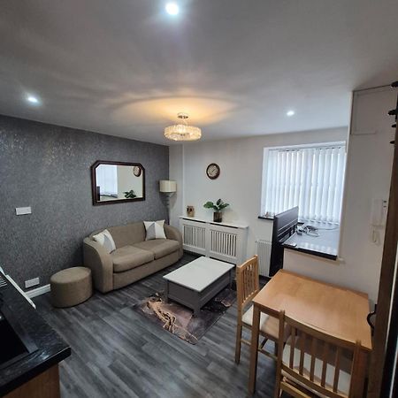 Town Centre Maisonette อัลเวอร์สตัน ภายนอก รูปภาพ