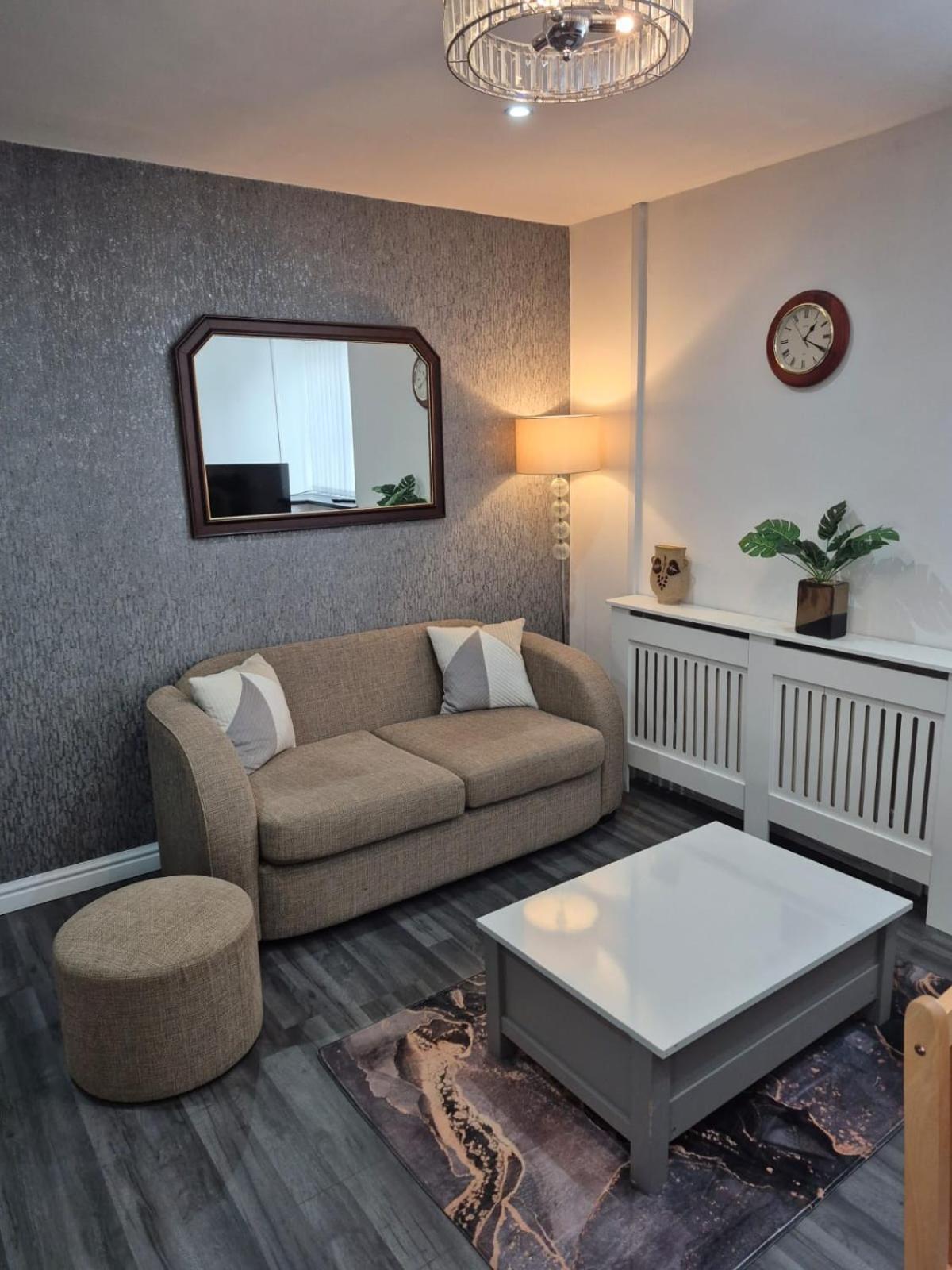 Town Centre Maisonette อัลเวอร์สตัน ภายนอก รูปภาพ